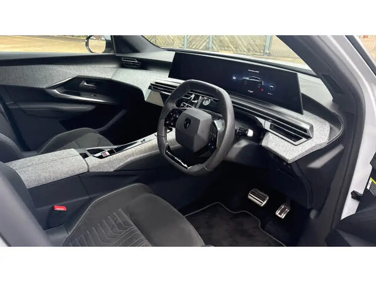 2023-peugeot-3008-suv-e-gt-big-10