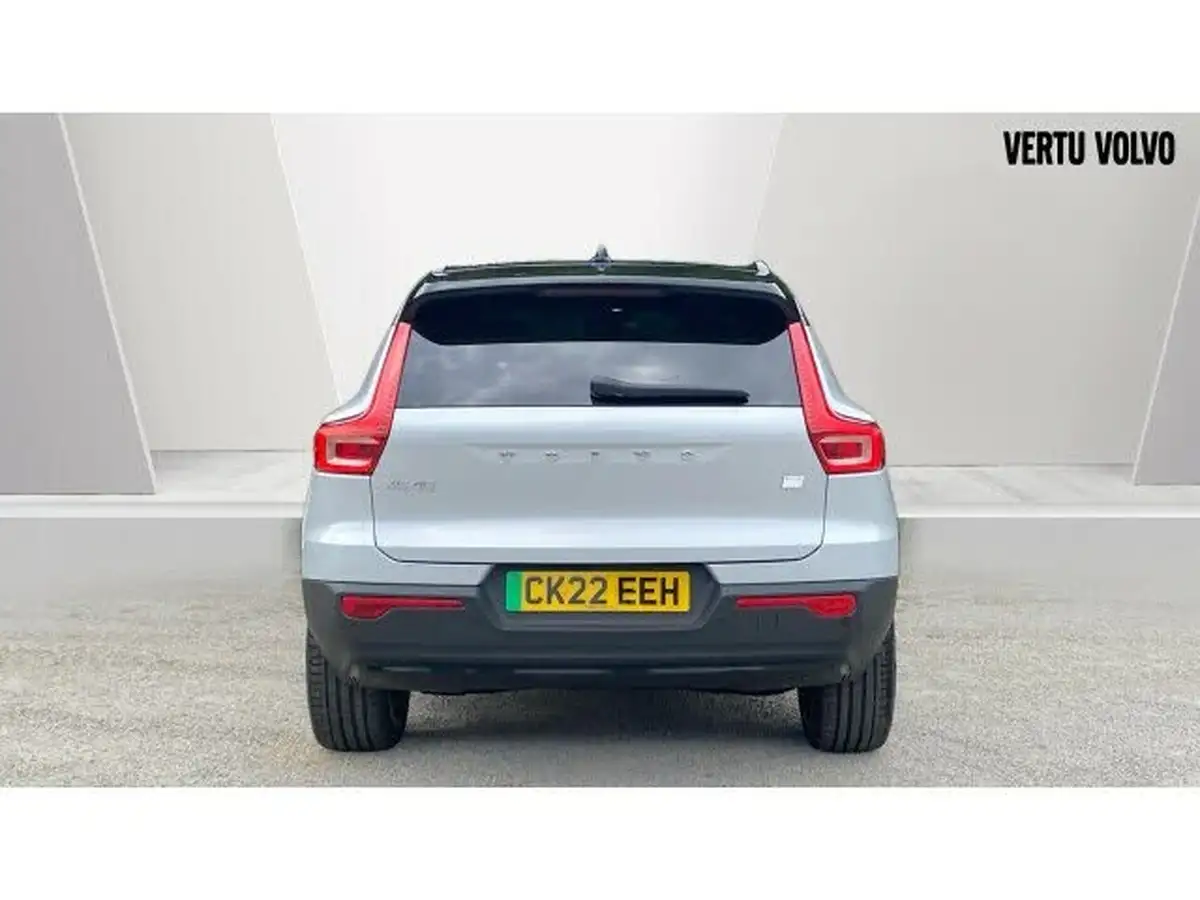 2022-volvo-xc40-e-recharge-pro-big-12