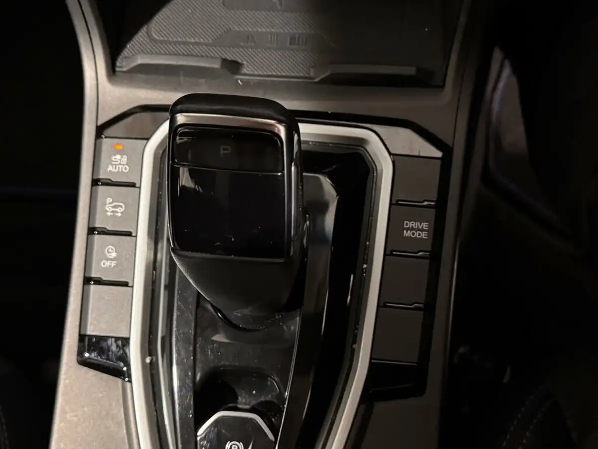 2022-kgm-ssangyong-korando-e-motion-e-ventura-big-23
