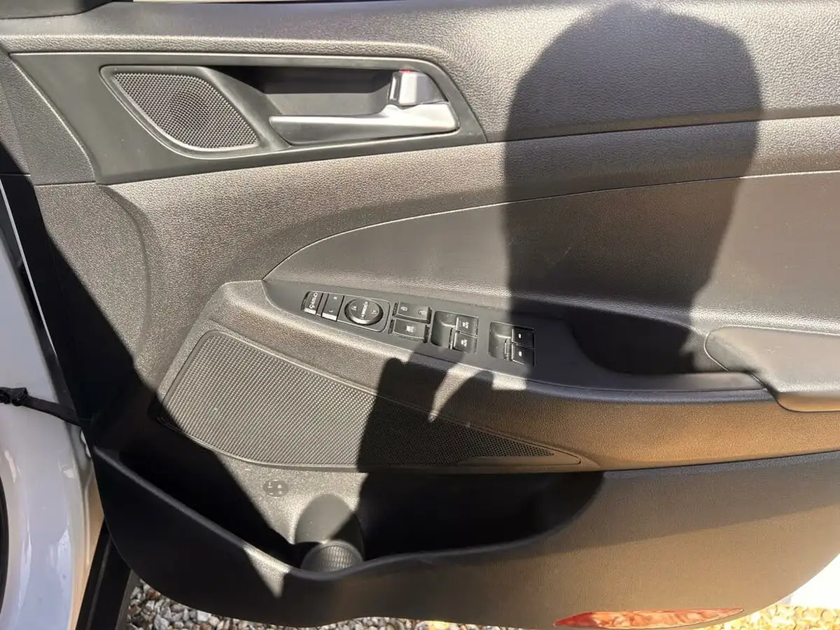 2018-hyundai-tucson-16-gdi-se-nav-big-30