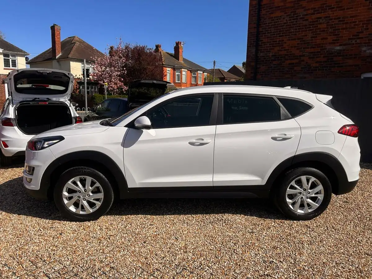 2018-hyundai-tucson-16-gdi-se-nav-big-2