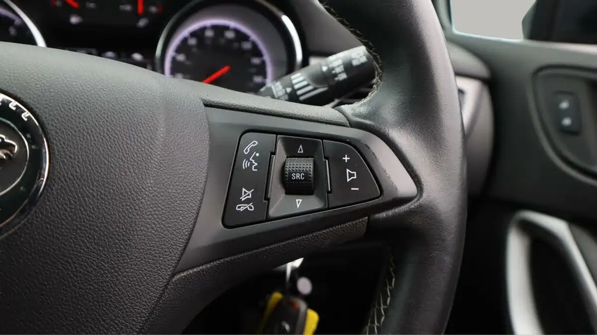 2019-vauxhall-astra-14i-16v-turbo-tech-line-nav-125ps-ss-hatchback-big-24