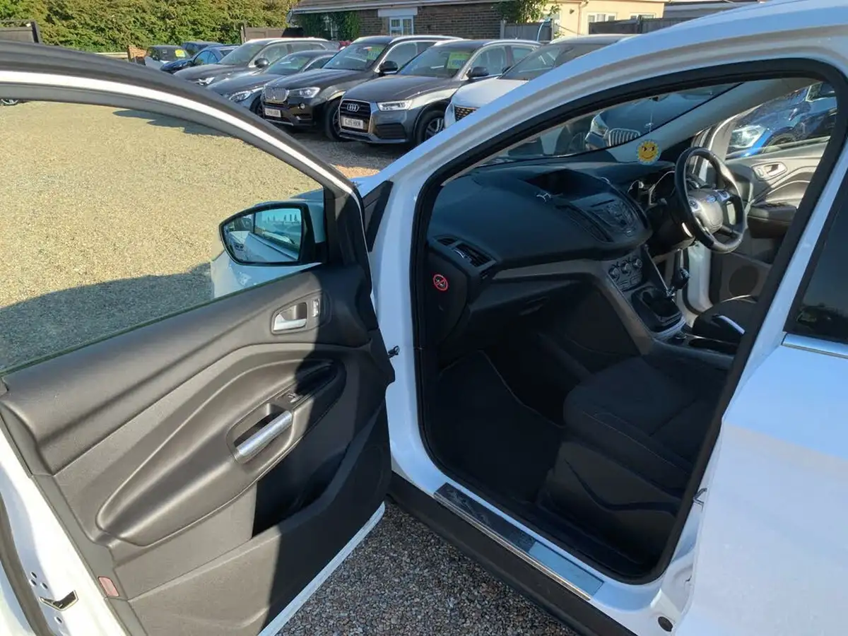 2015-ford-kuga-15t-zetec-150ps-big-22