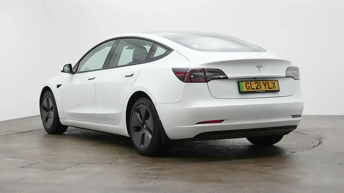 2021-tesla-model-3-e-standard-plus-big-2