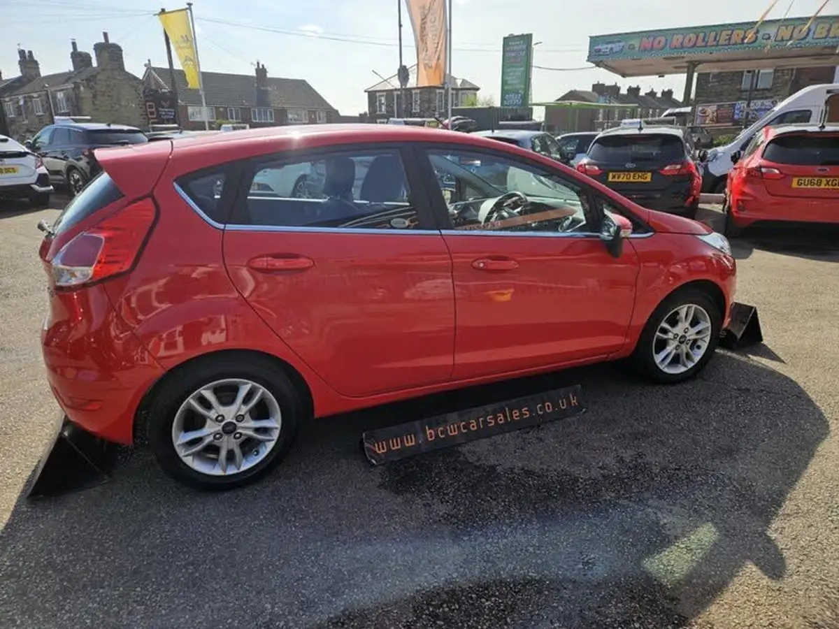 2015-ford-fiesta-125-zetec-5d-big-7
