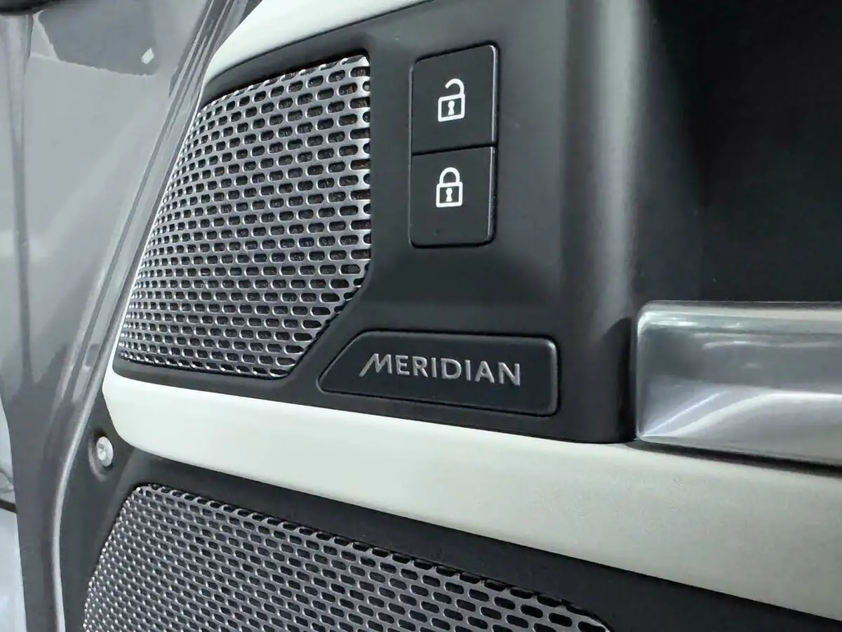 2021-land-rover-90-defender-20-p300-x-dynamic-se-big-28