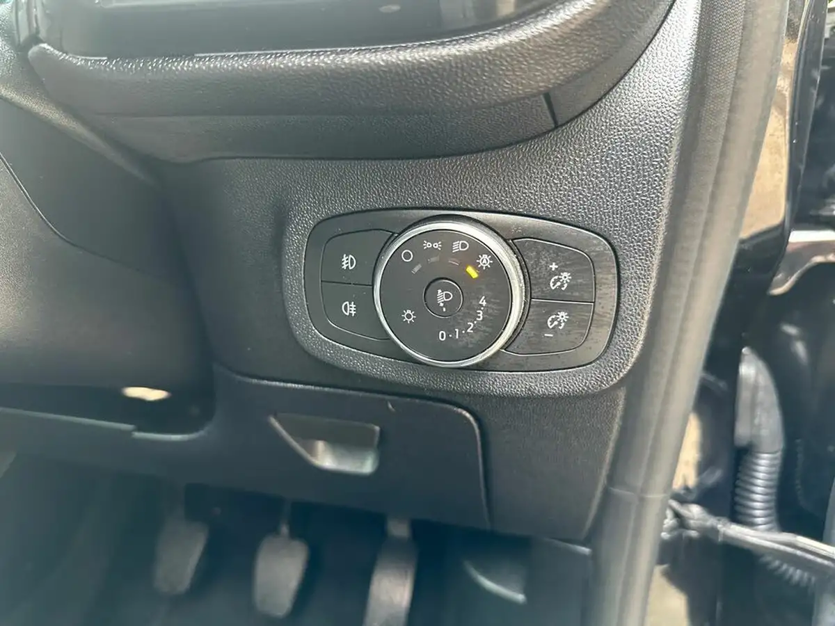 2023-ford-fiesta-10t-active-125ps-hybrid-mhev-big-22
