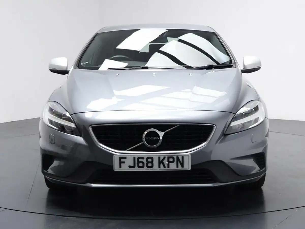 2018-volvo-v40-20-t3-r-design-nav-plus-big-4