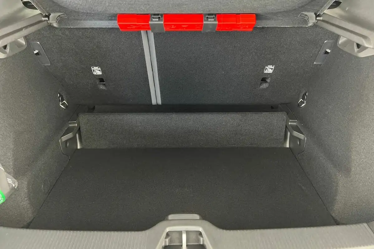 2024-volvo-ex30-e-single-motor-plus-extended-range-big-7