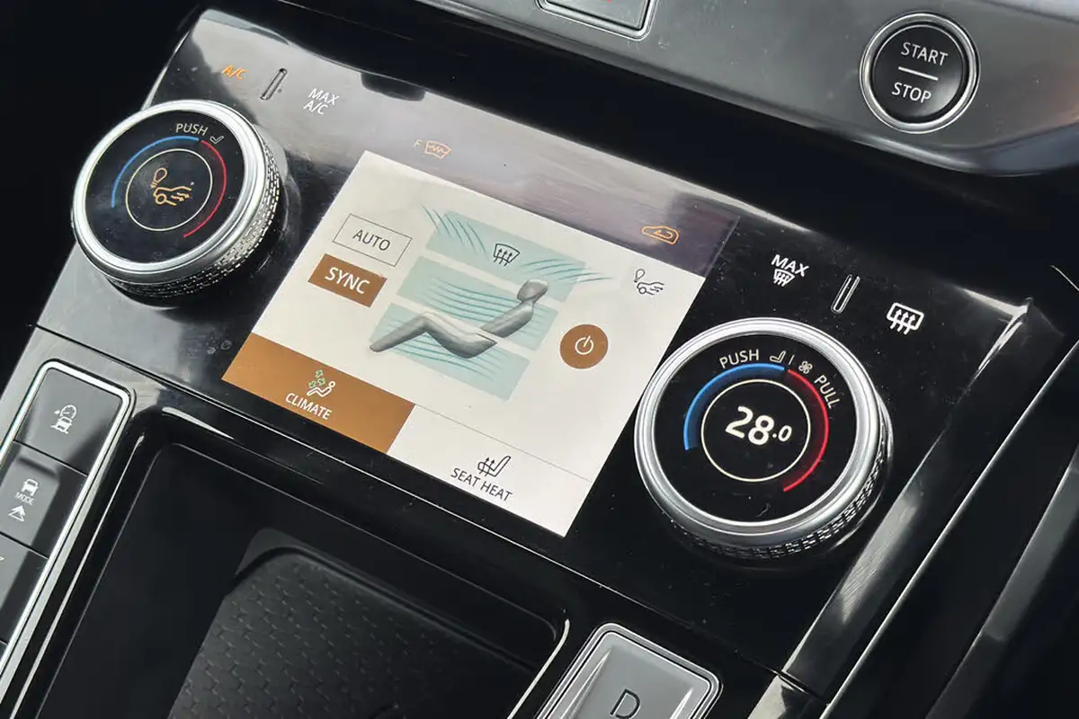 2024-jaguar-i-pace-ev400-r-dynamic-hse-black-big-14