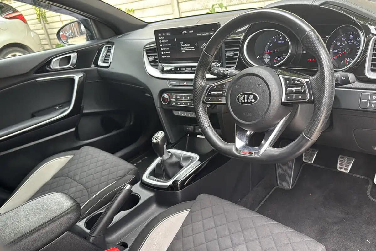 2019-kia-ceed-14-t-gdi-gt-line-big-9