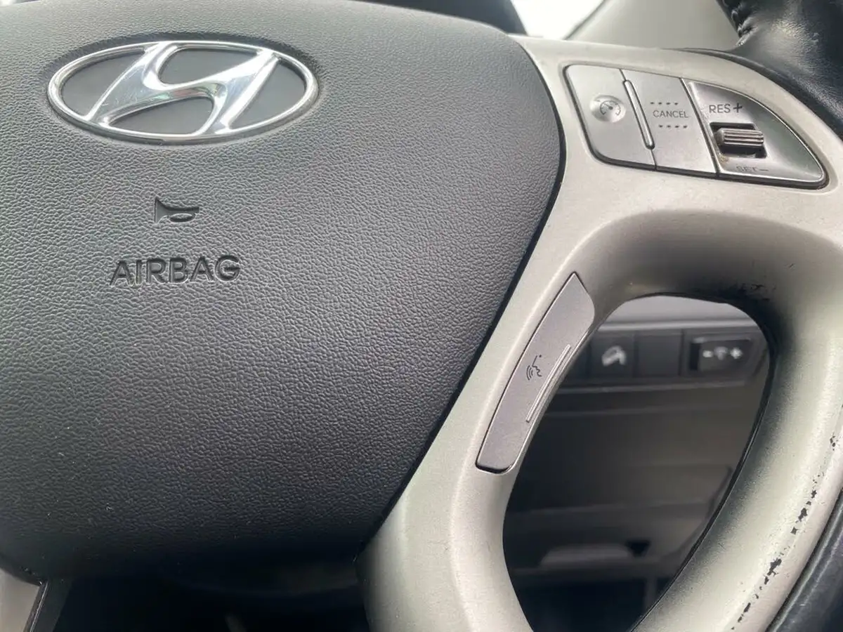 2013-hyundai-ix35-17td-premium-16v-2wd-big-29