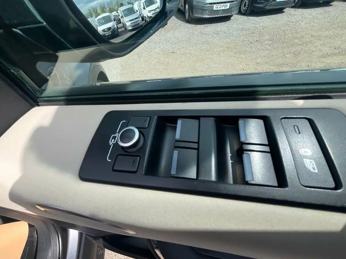 2017-land-rover-discovery-30td6-se-259ps-awd-station-wagon-5d-auto-big-20