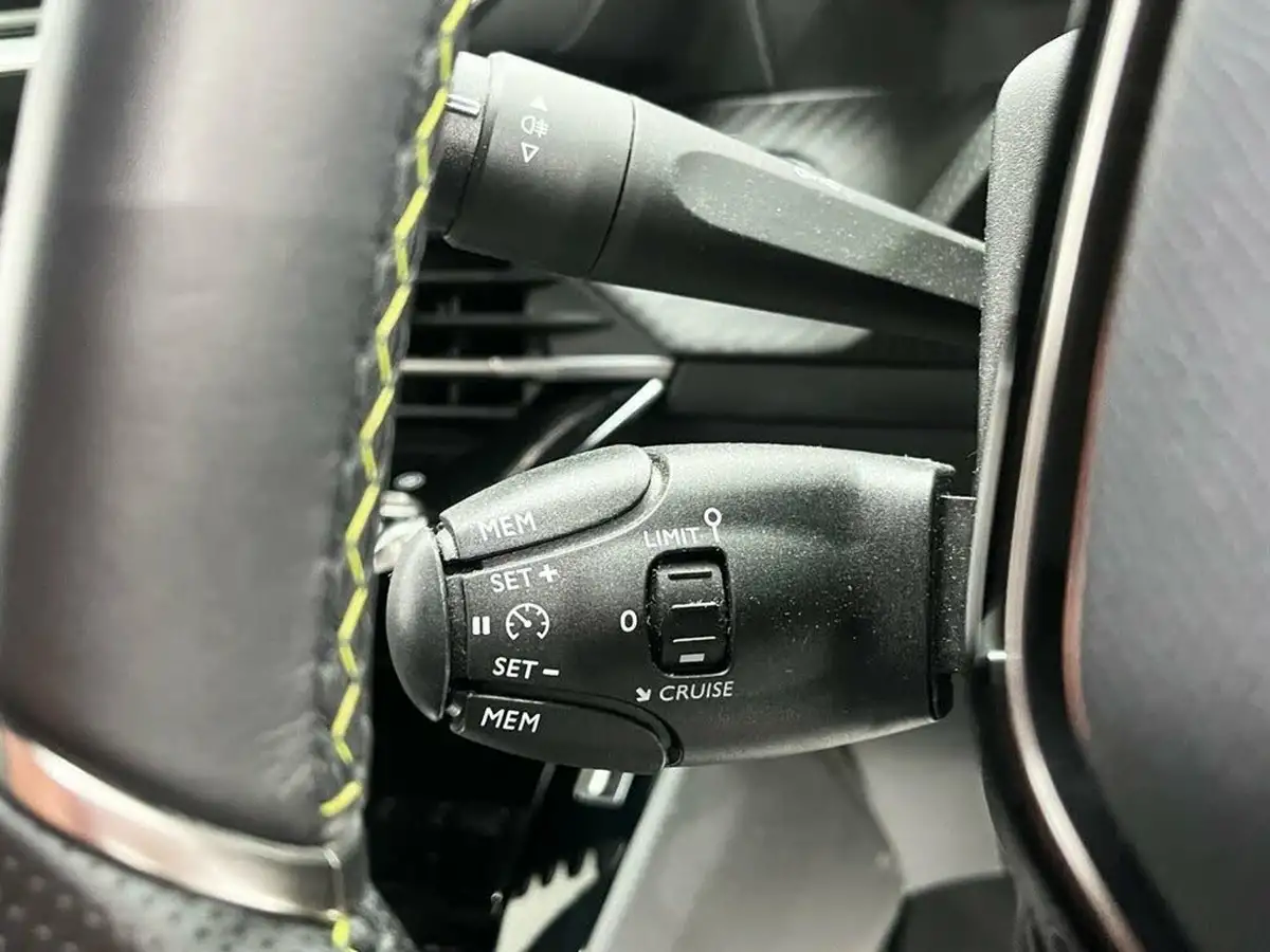 2023-peugeot-208-e-gt-136ps-50kwh-big-26