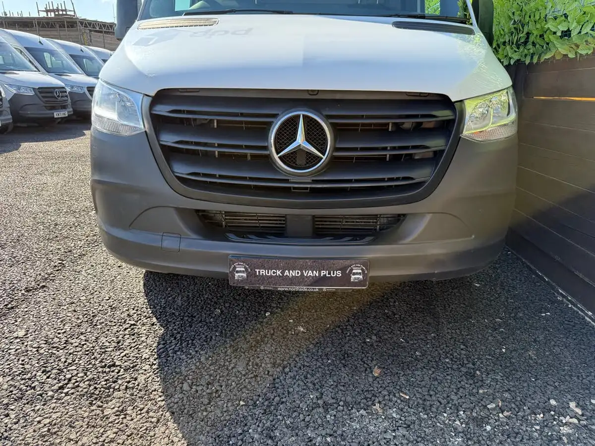 2018-mercedes-benz-sprinter-21cdi-311-l2h1-panel-van-rwd-eco-gear-360-big-2
