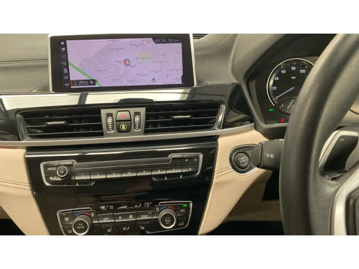 2021-bmw-x1-20-sdrive20i-xline-big-7