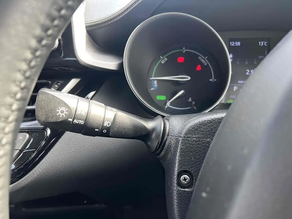 2020-toyota-c-hr-18-vvt-i-icon-parking-pack-big-38