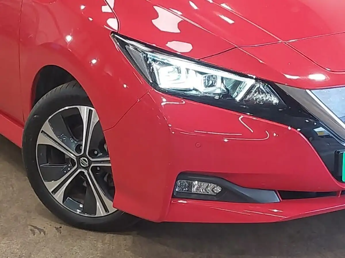 2021-nissan-leaf-e-tekna-big-8