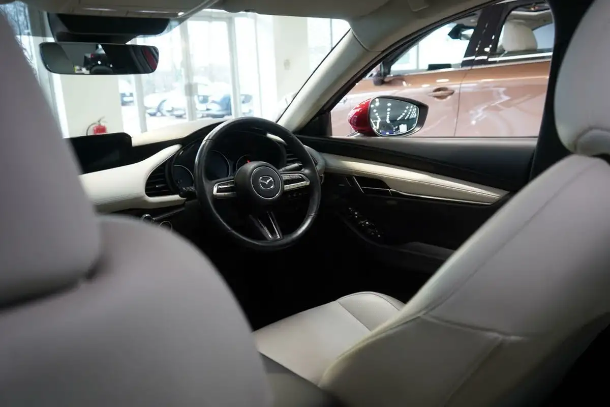 2019-mazda-mazda3-20-gt-sport-tech-180ps-saloon-4d-auto-big-11