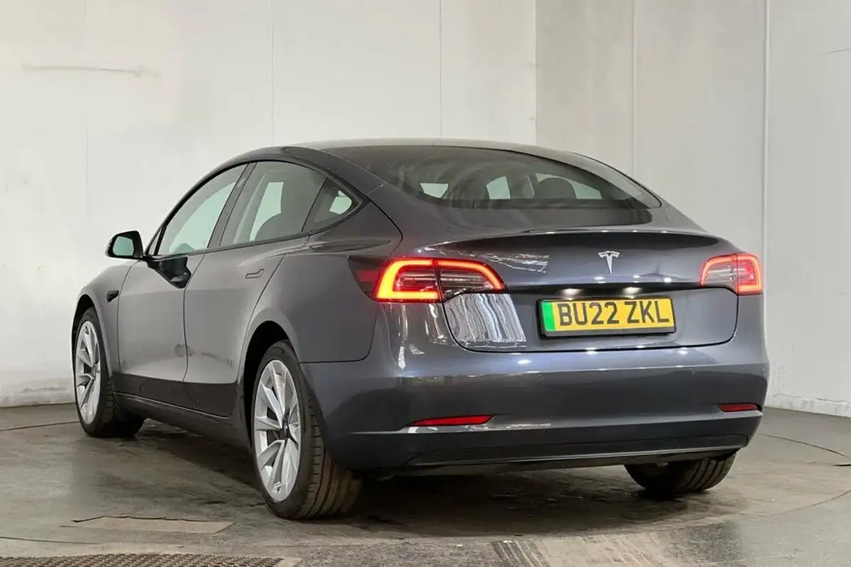 2021-tesla-model-3-e-standard-plus-big-19