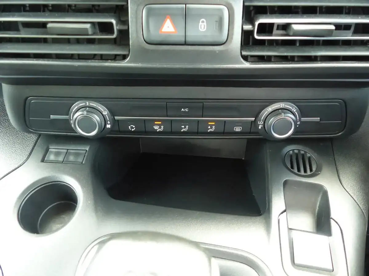 2021-peugeot-rifter-big-14