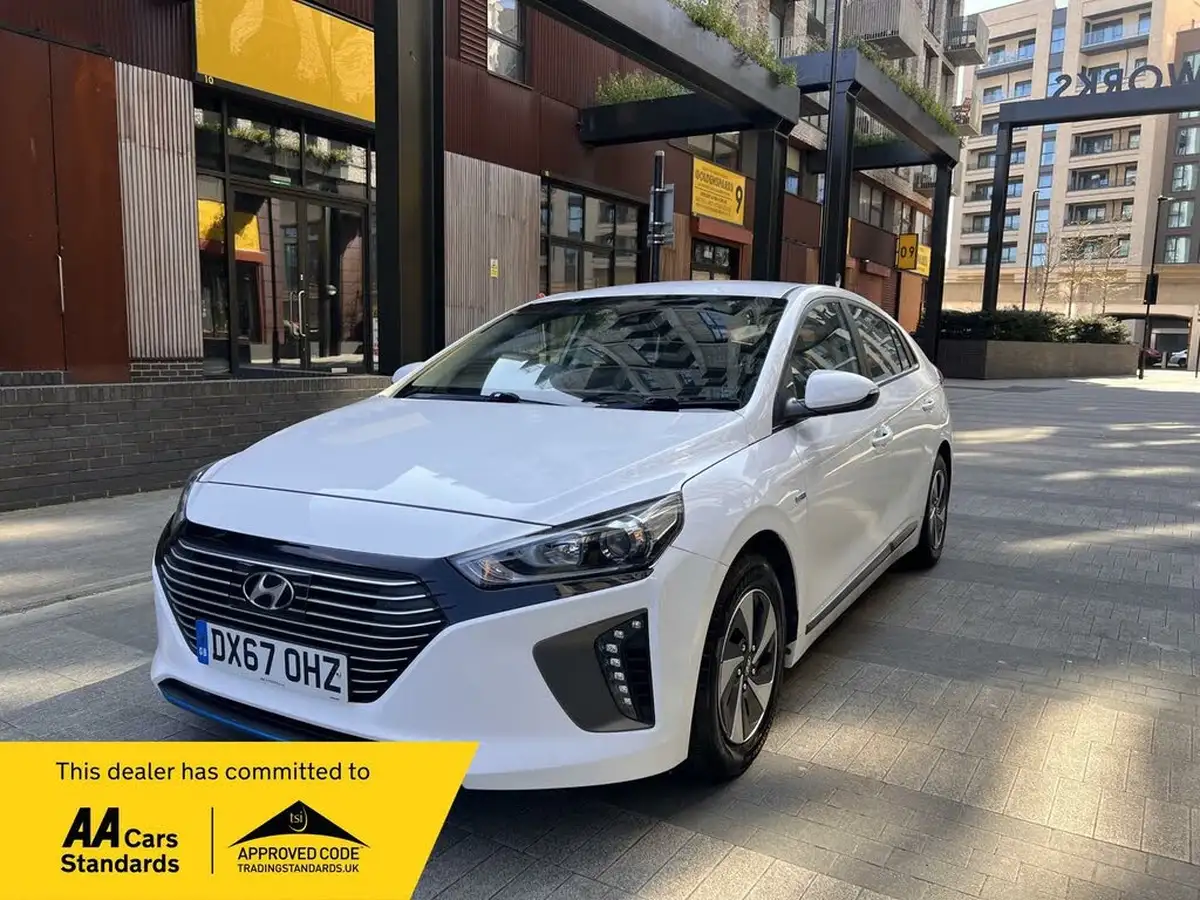 2017-hyundai-ioniq-16-gdi-se-hybrid-big-0