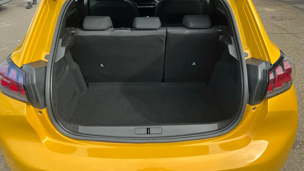 2022-peugeot-208-12-puretech-active-premium-75ps-big-18
