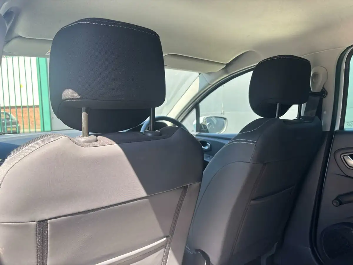 2018-renault-clio-09-tce-iconic-90ps-big-32