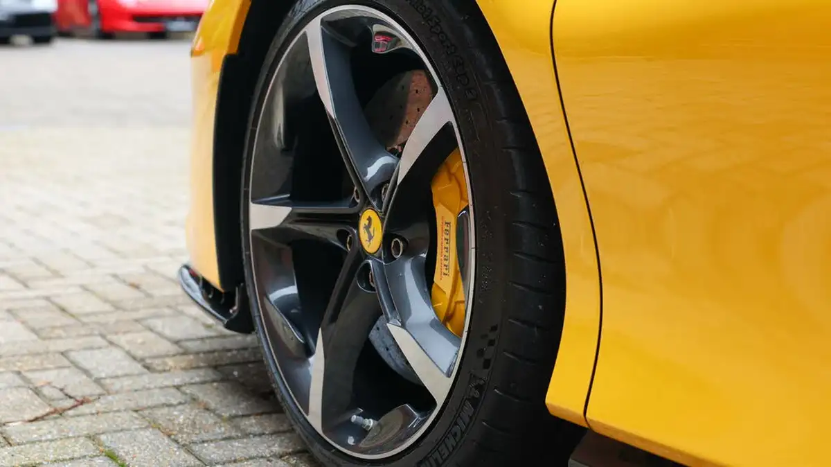 2021-ferrari-sf90-stradale-big-18
