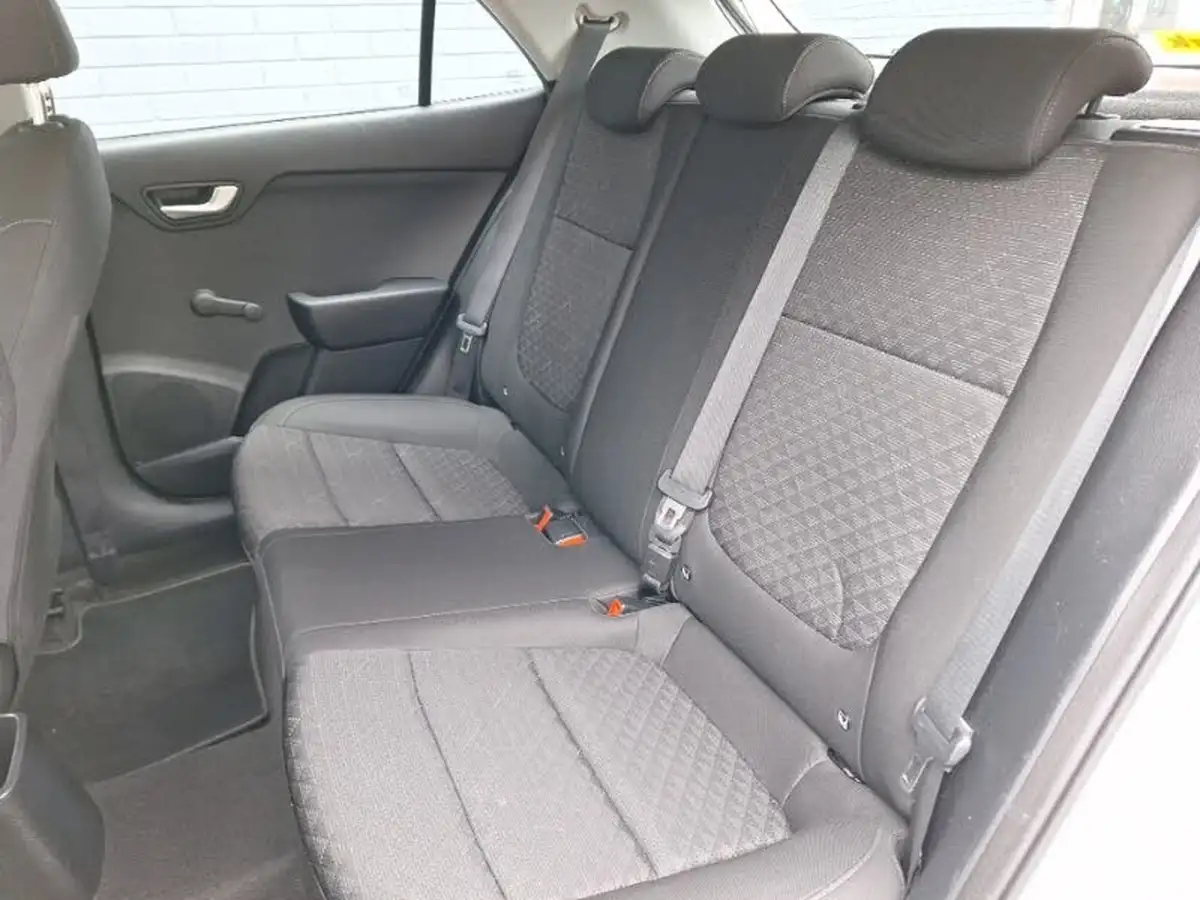 2017-kia-rio-125-1-83bhp-isg-5d-big-5