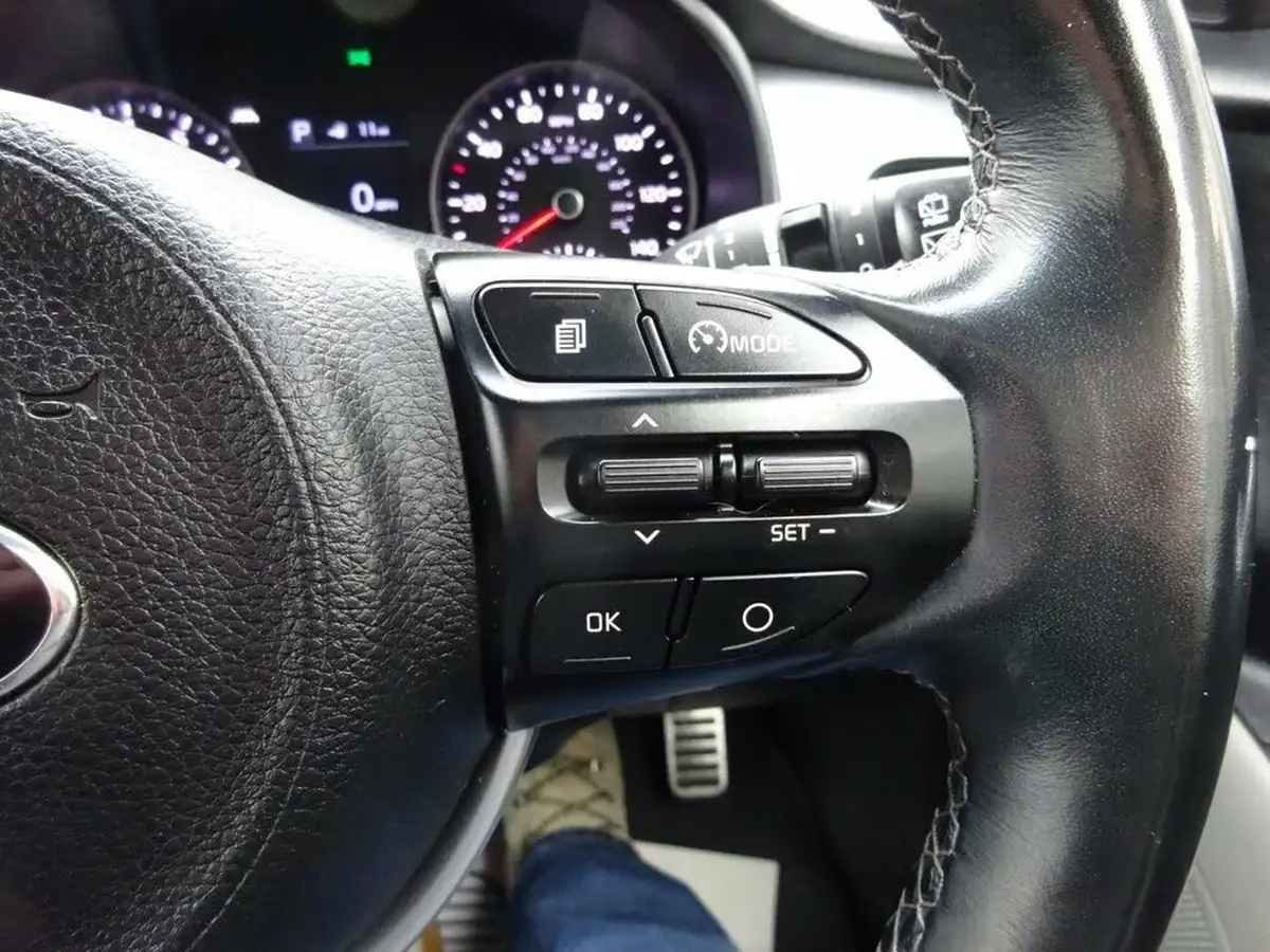 2020-kia-stonic-10-t-gdi-4-dct-big-26