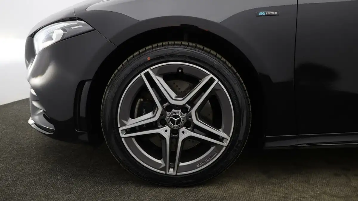 2021-mercedes-benz-a-class-13-a250e-amg-line-hatchback-5d-big-17