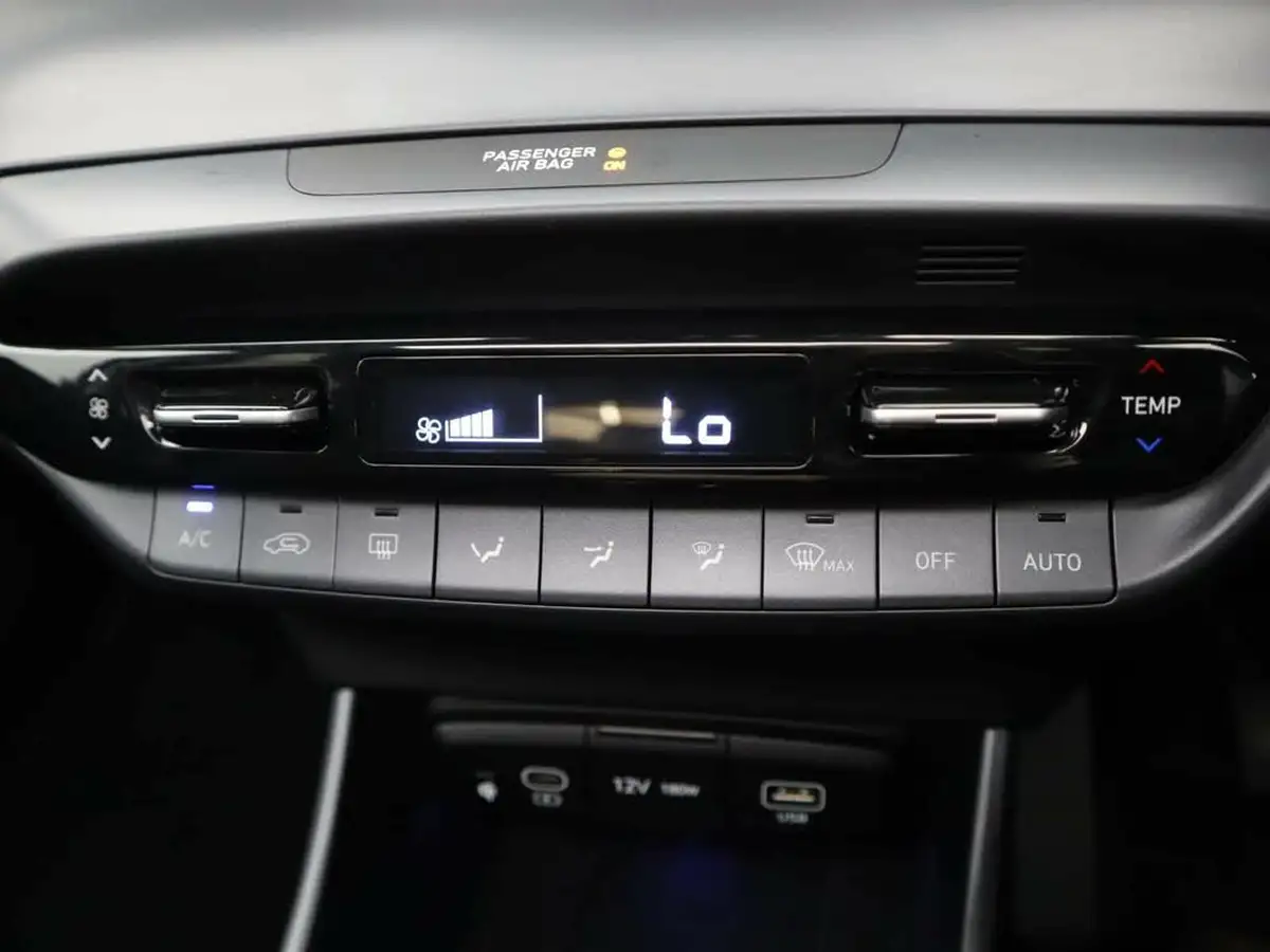 2024-hyundai-i20-10-t-gdi-ultimate-big-27