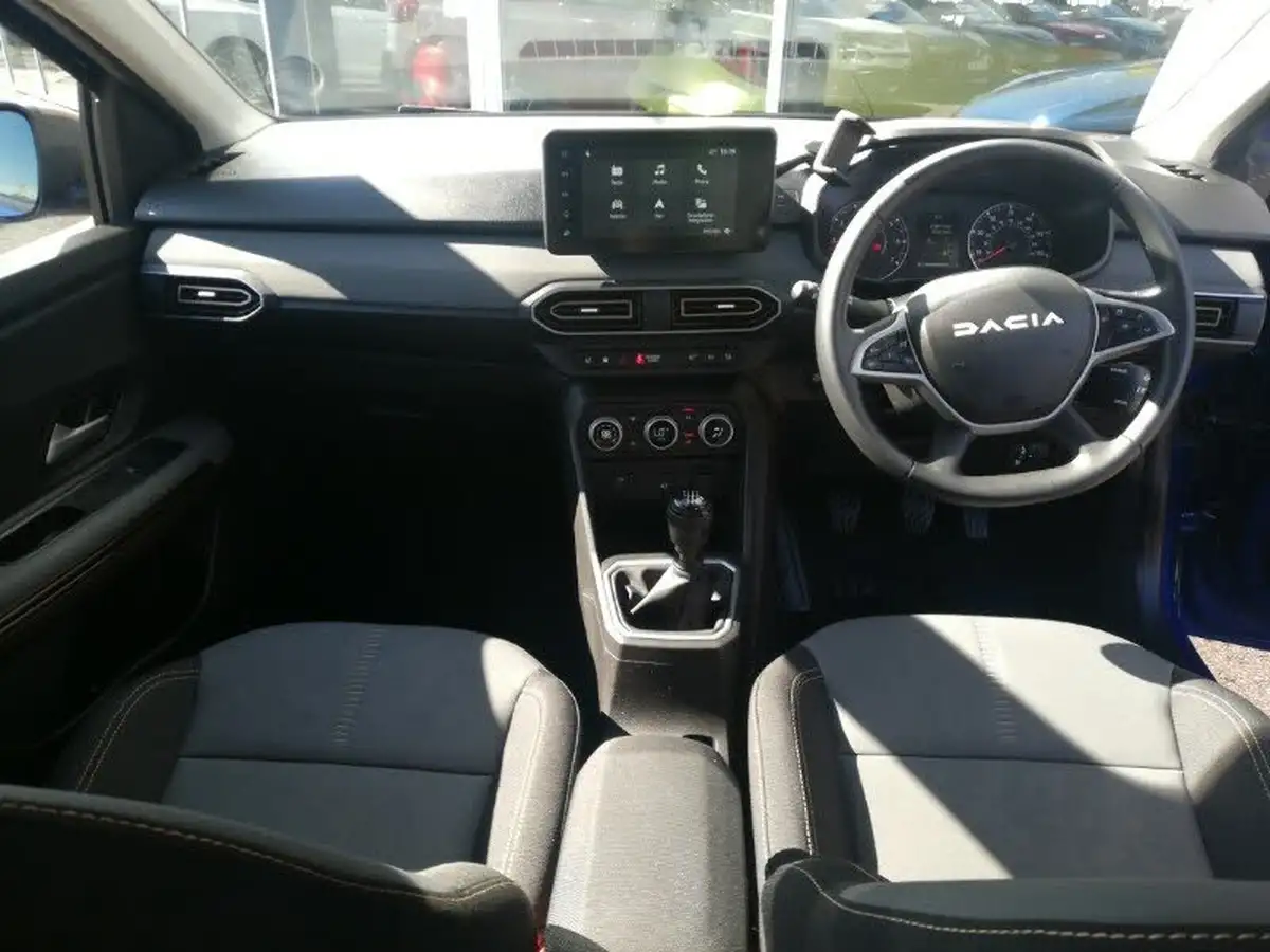 2023-dacia-sandero-stepway-10-tce-essential-90bhp-big-2