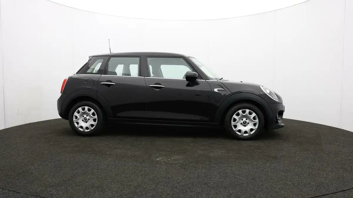 2020-mini-cooper-15-one-classic-5d-auto-big-39