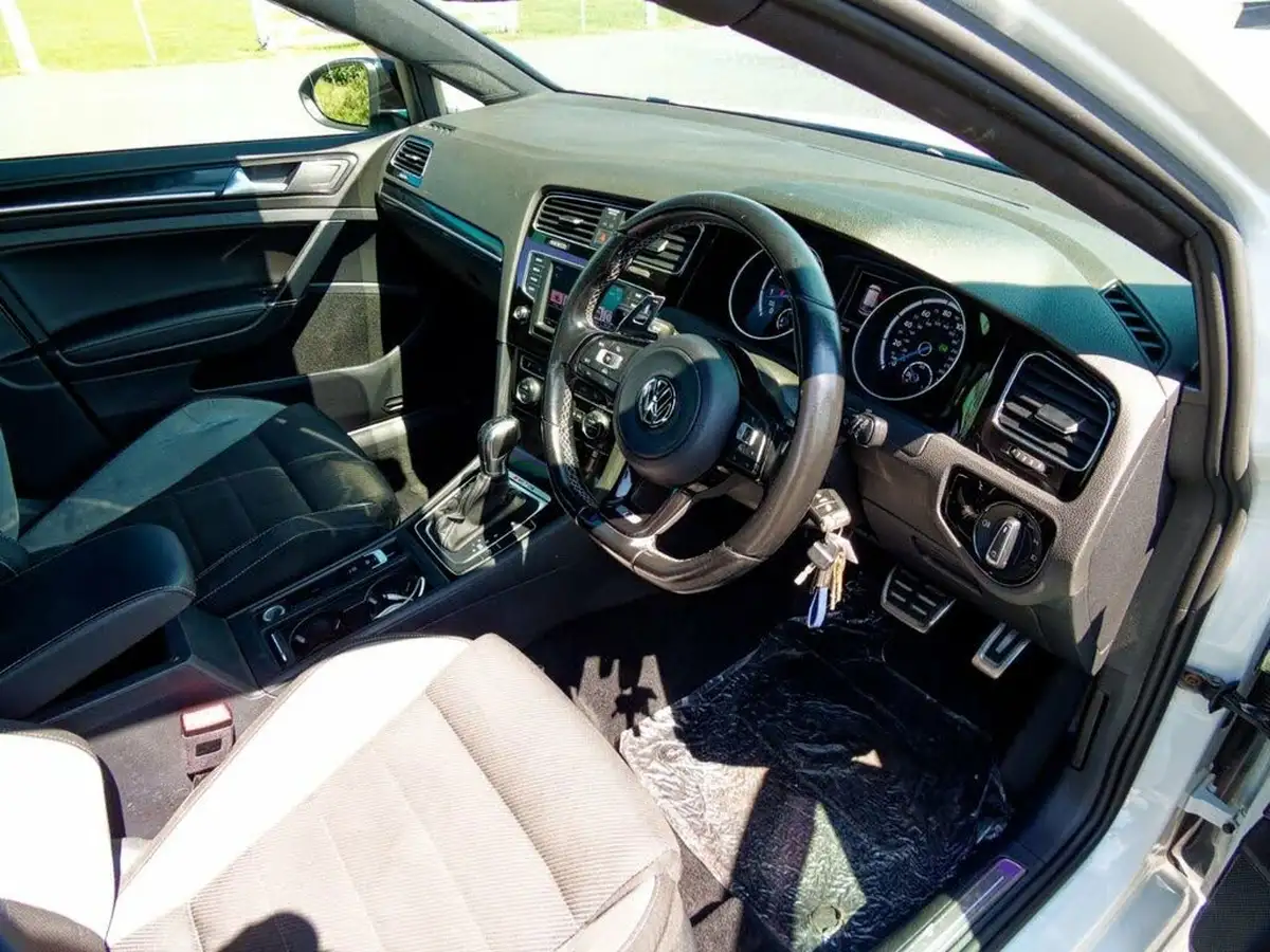 2016-volkswagen-golf-20-tsi-r-4motion-bmt-ss-hatchback-5d-dsg-big-21