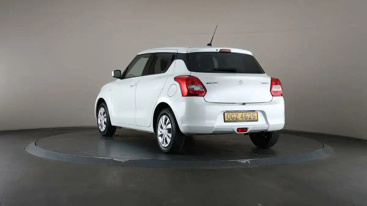 2019-suzuki-swift-12-dualjet-attitude-big-65