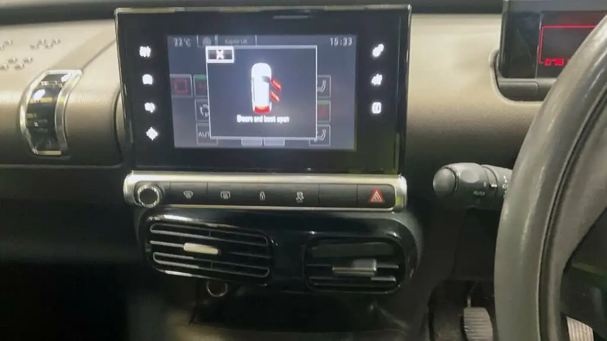 2015-citroen-c4-cactus-16bluehdi-flair-big-4