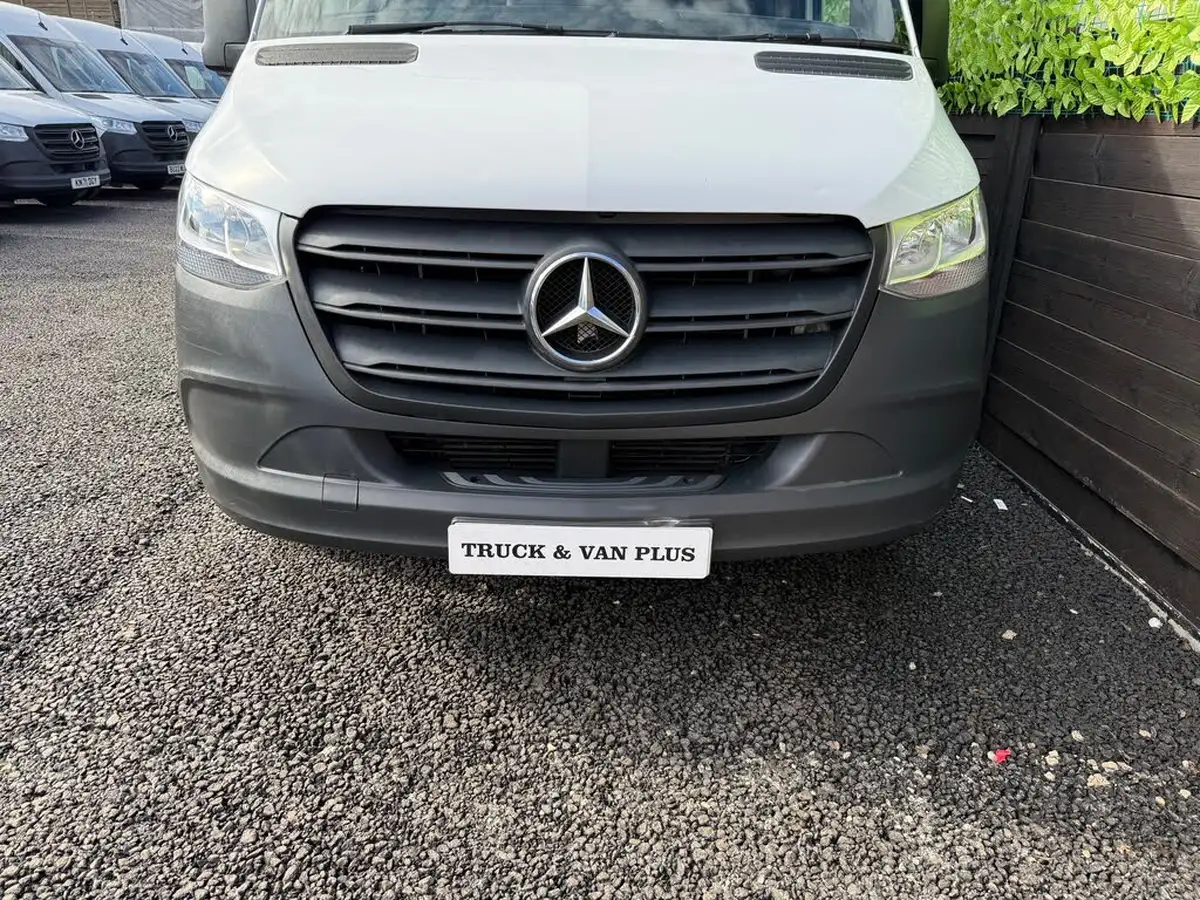 2018-mercedes-benz-sprinter-21cdi-311-l2h1-panel-van-rwd-eco-gear-360-big-2