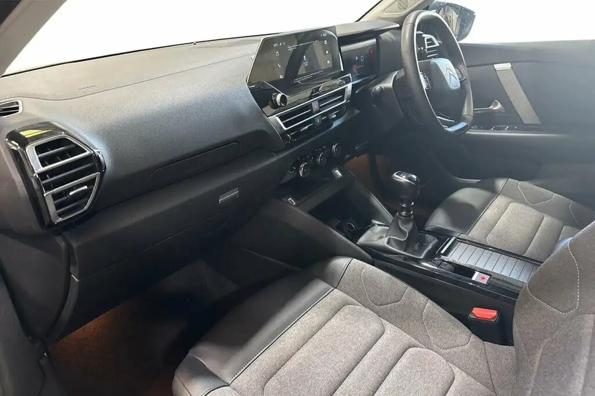 2023-citroen-c4-12-puretech-sense-big-10