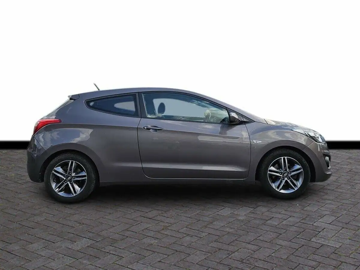 2015-hyundai-i30-14-active-3d-big-2