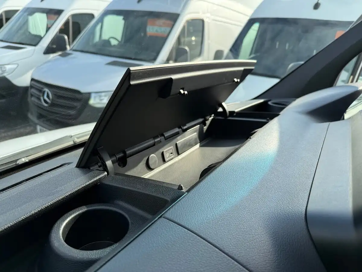 2018-mercedes-benz-sprinter-21cdi-311-l2h1-panel-van-rwd-eco-gear-360-big-26