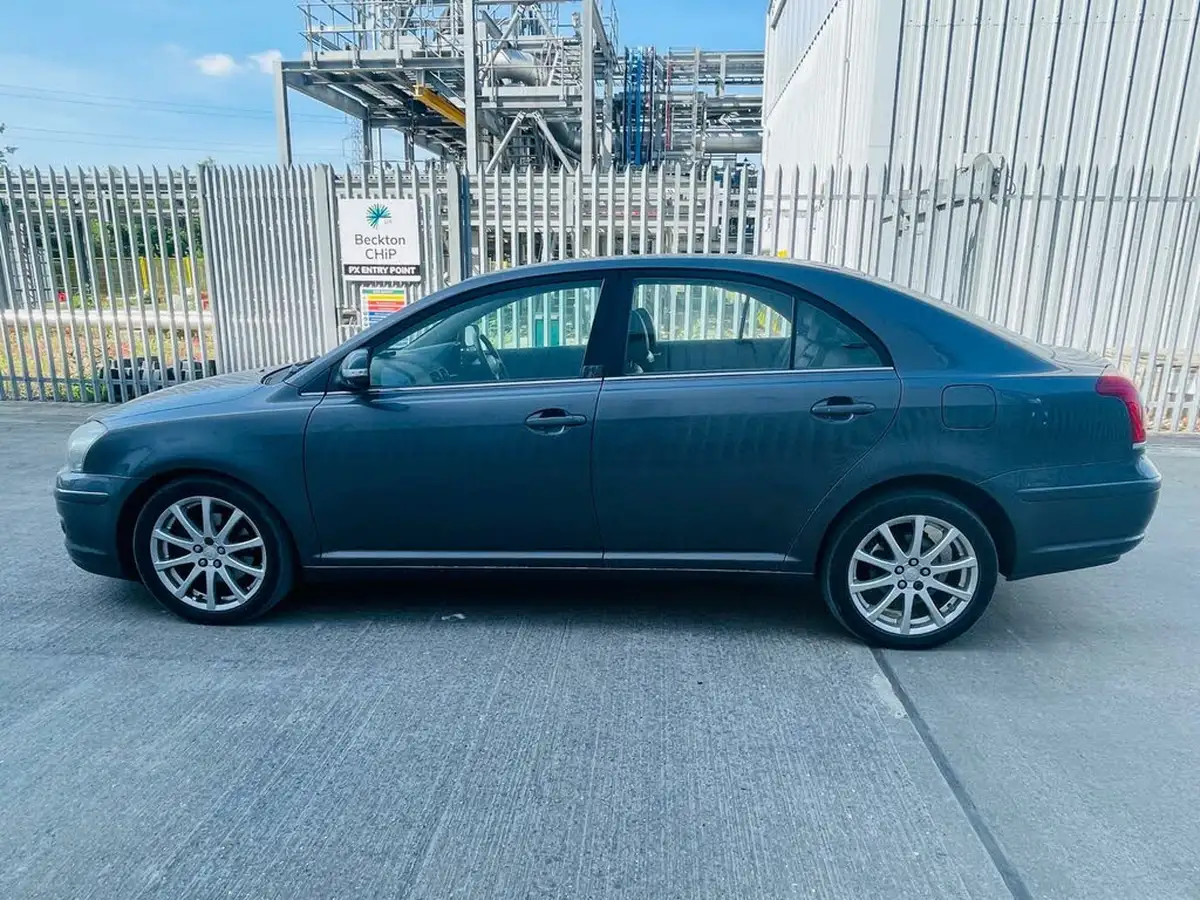 2007-toyota-avensis-20-t-spirit-hatchback-5d-auto-big-3
