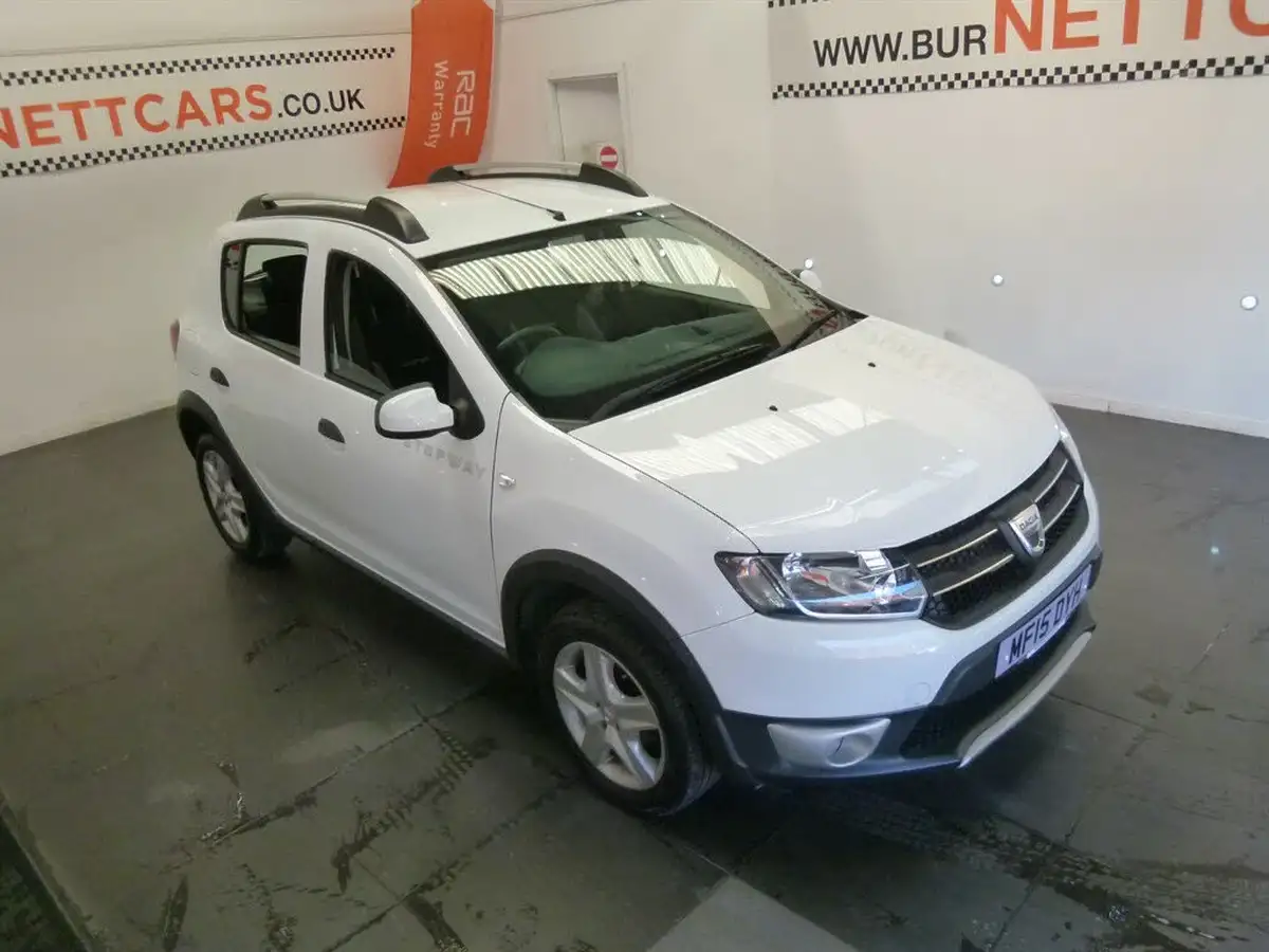 2015-dacia-sandero-stepway-09-laureate-big-11