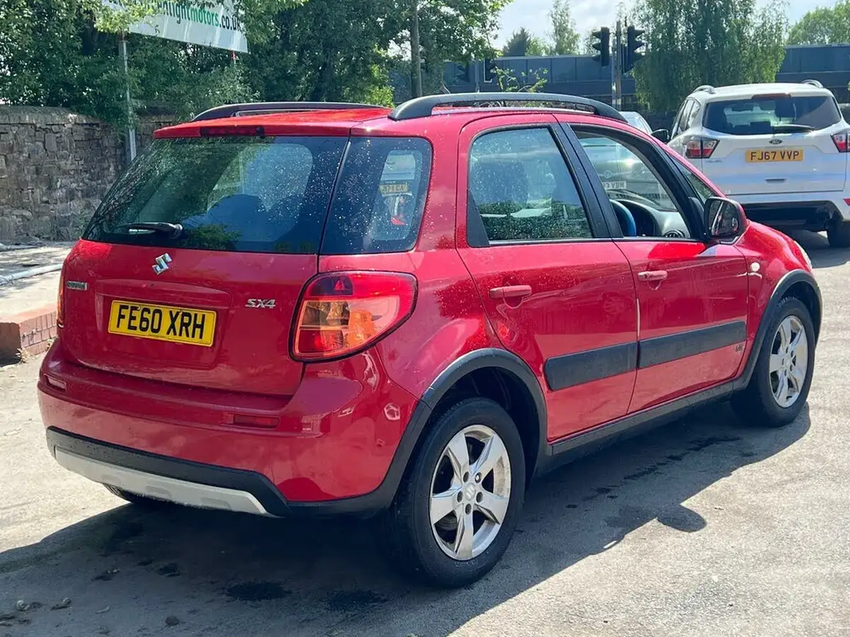 2010-suzuki-sx4-16-sz4-hatchback-5d-big-2