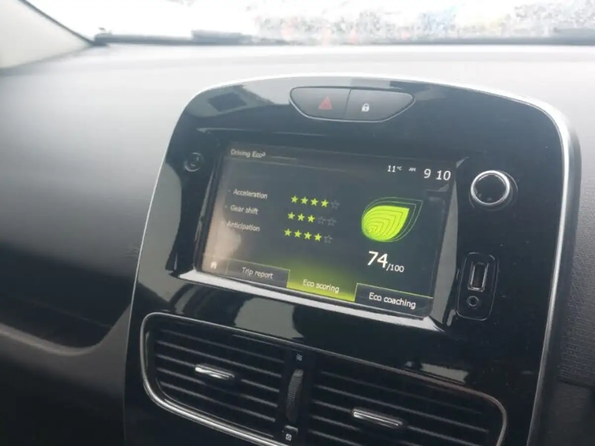 2017-renault-clio-12-dynamique-nav-big-14