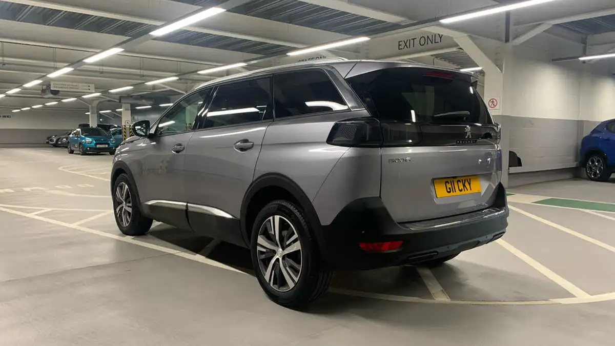 2021-peugeot-5008-suv-12-puretech-allure-premium-eat8-big-4