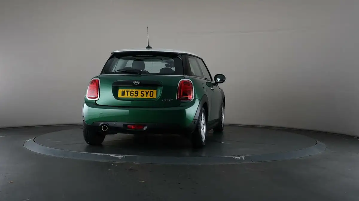 2019-mini-cooper-15-cooper-classic-hatchback-3d-big-62