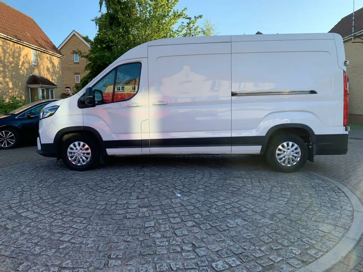 2022-maxus-e-deliver-9-e-lh-515kwh-big-57