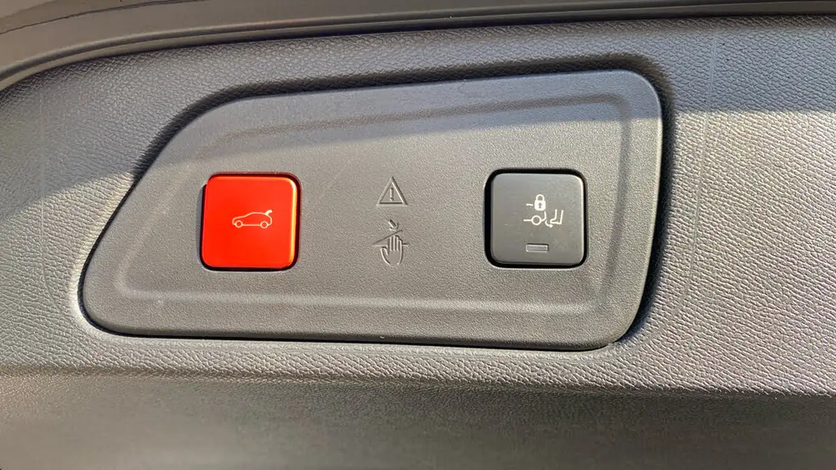 2020-citroen-c5-aircross-15bluehdi-flair-plus-eat8-big-27
